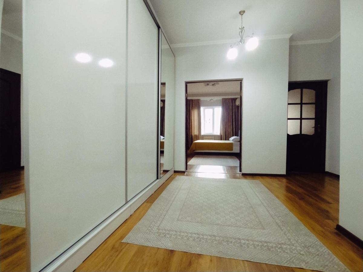 Aura On Turusbekova Street 124 Apartment บิชเคก ภายนอก รูปภาพ