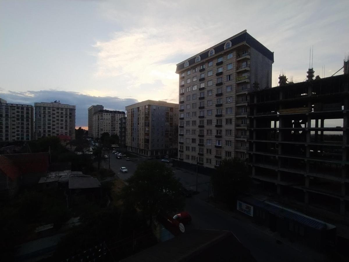 Aura On Turusbekova Street 124 Apartment บิชเคก ภายนอก รูปภาพ